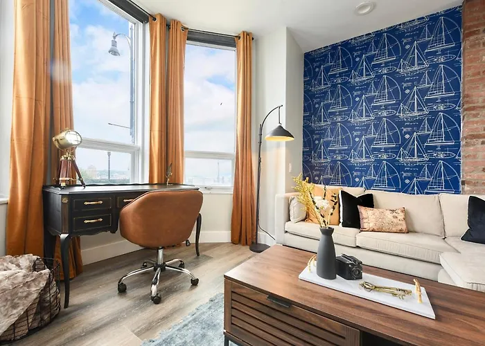 Apartment Hostwise - The Grandview - King Bed - Spectacular Views - Great Work Space
