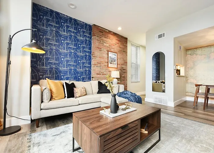 Hostwise - The Grandview - King Bed - Spectacular Views - Great Work Space *