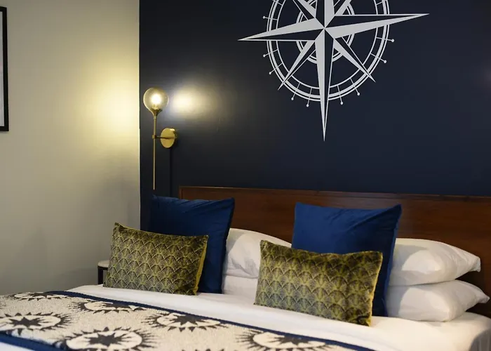 Apartment Hostwise - The Grandview - King Bed - Spectacular Views - Great Work Space *